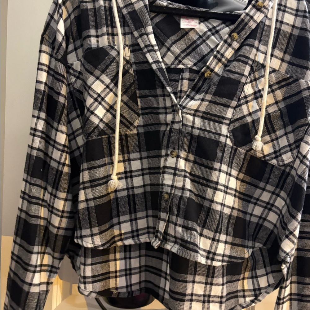 No Boundaries Black and White Plaid Button Down Shirt